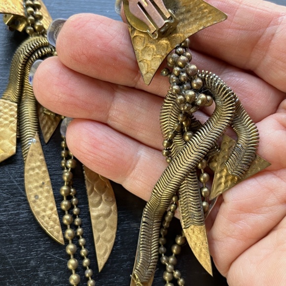 80's Mixed Metal Ball Chain Modern Brutalist Artisan Arrowhead Dangle Earrings - Picture 11 of 12